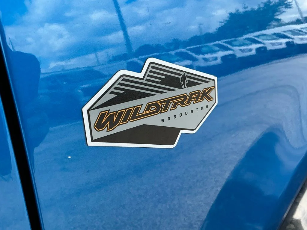 Used 2022 Blue Ford Wildtrak image 15