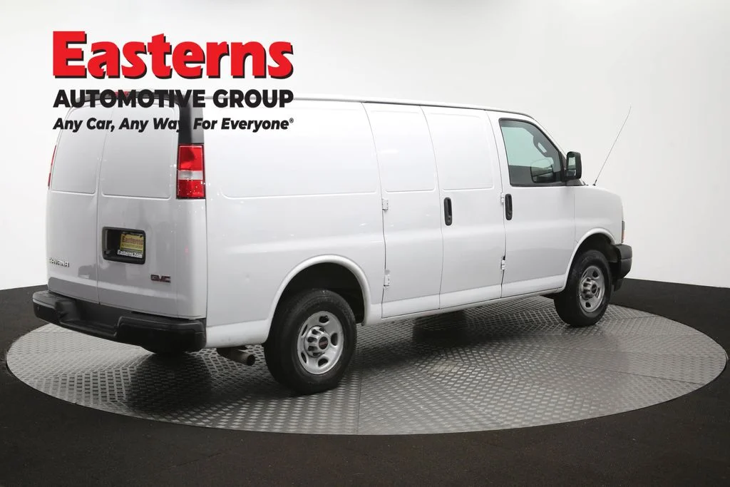 Used 2022 White GMC Work Van image 34
