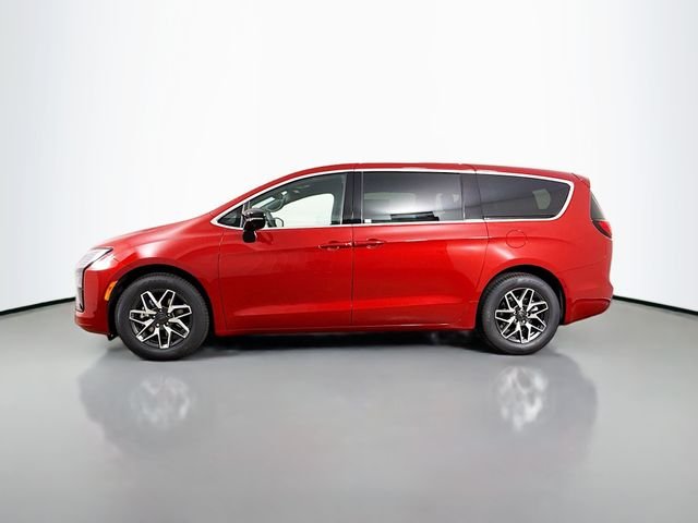 New 2027 Red Hot Pearl-Coat Exterior Paint Chrysler Limited image 4