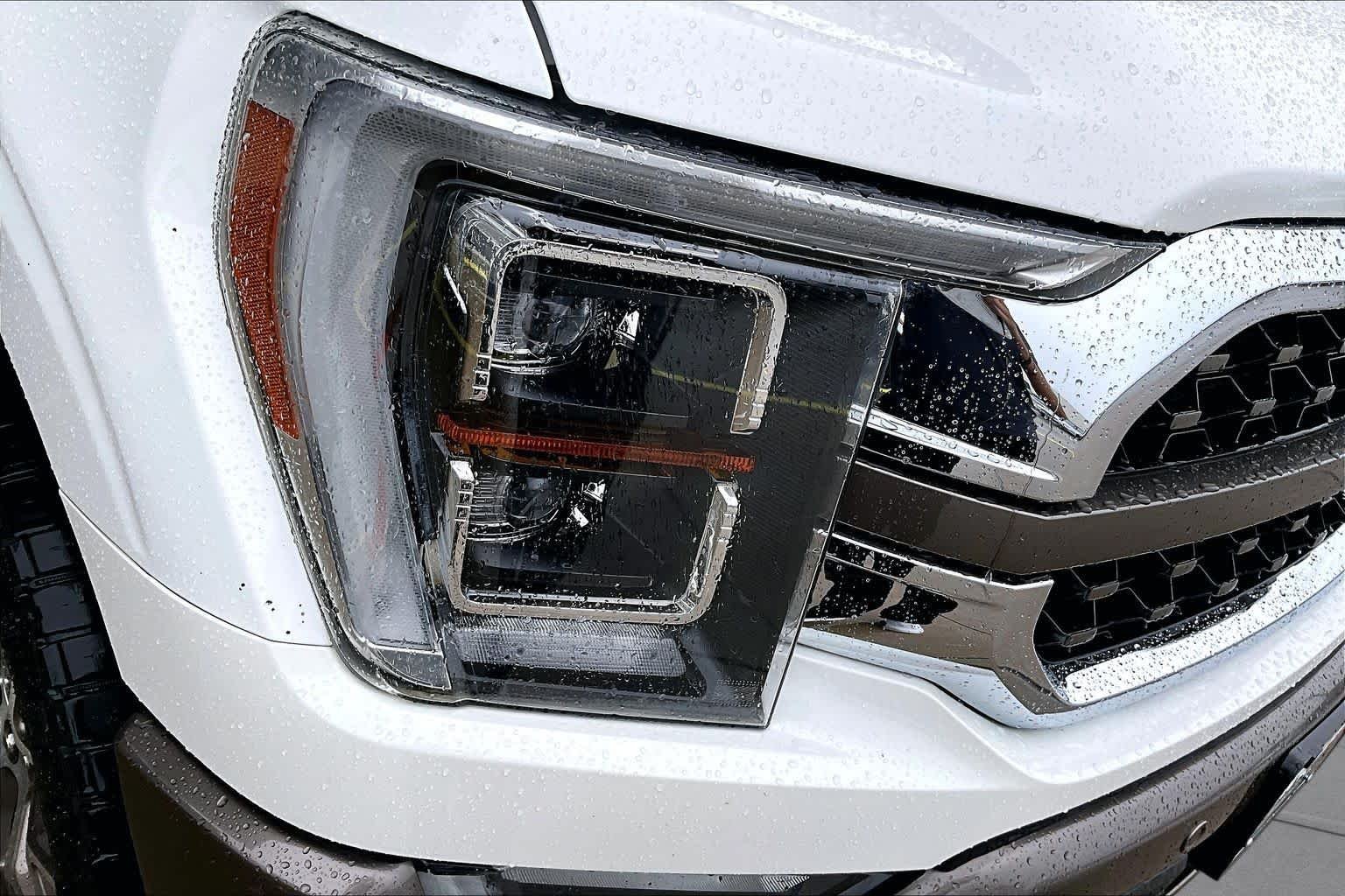 Used 2023 Star White Metallic Tri-Coat/Stone Gray Ford King Ranch image 24