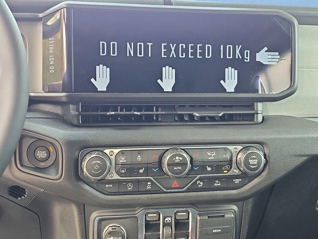 2025 Jeep Wrangler 4-Door Willys - Photo 18
