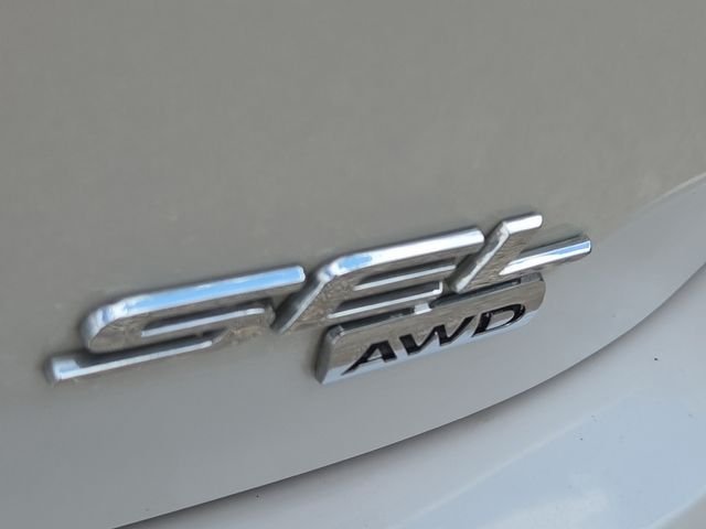 Used 2015 White Platinum Clearcoat Metallic Ford SEL image 5