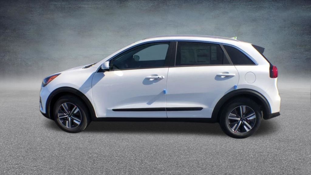 Used 2022 White Kia EX Premium image 11