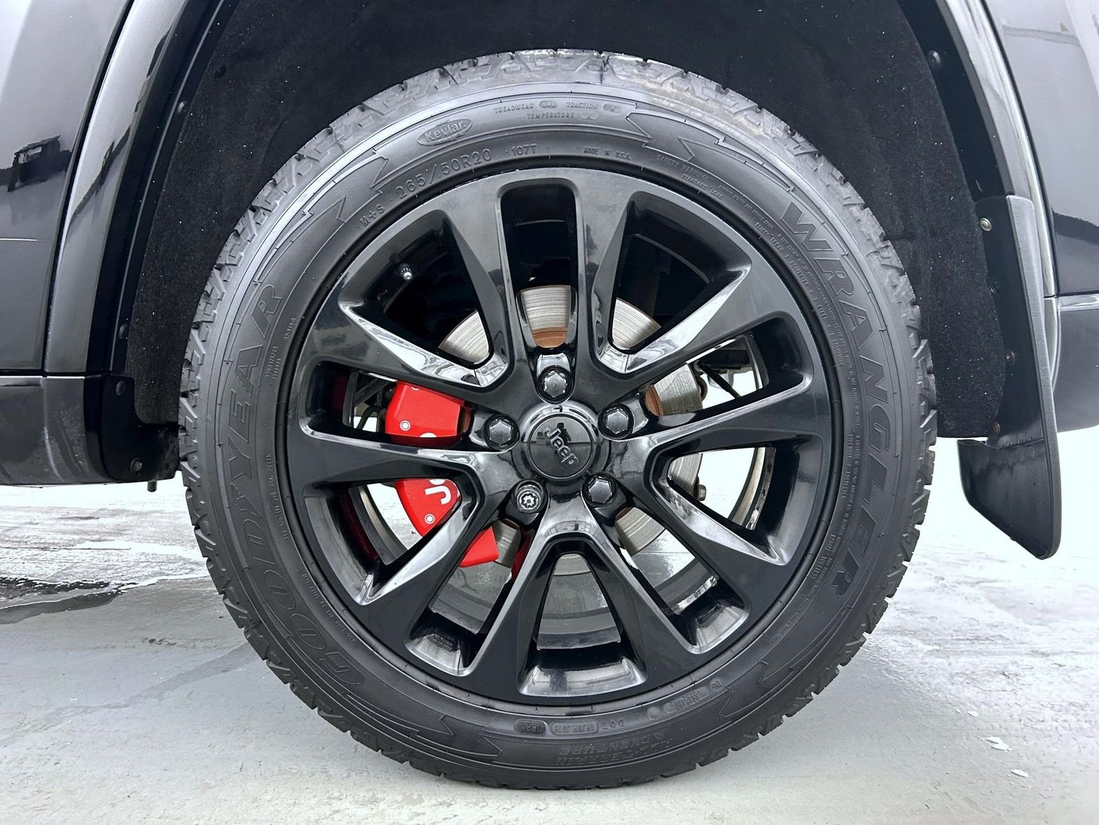 Used 2020 Black Jeep Altitude image 22