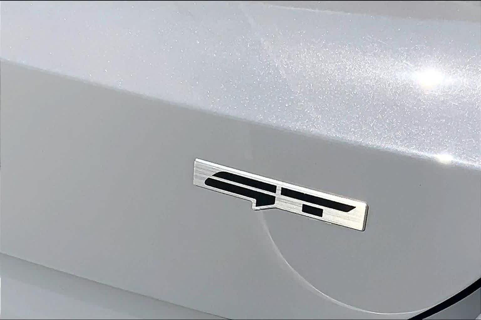 Used 2024 Wolf Gray Kia GT image 10