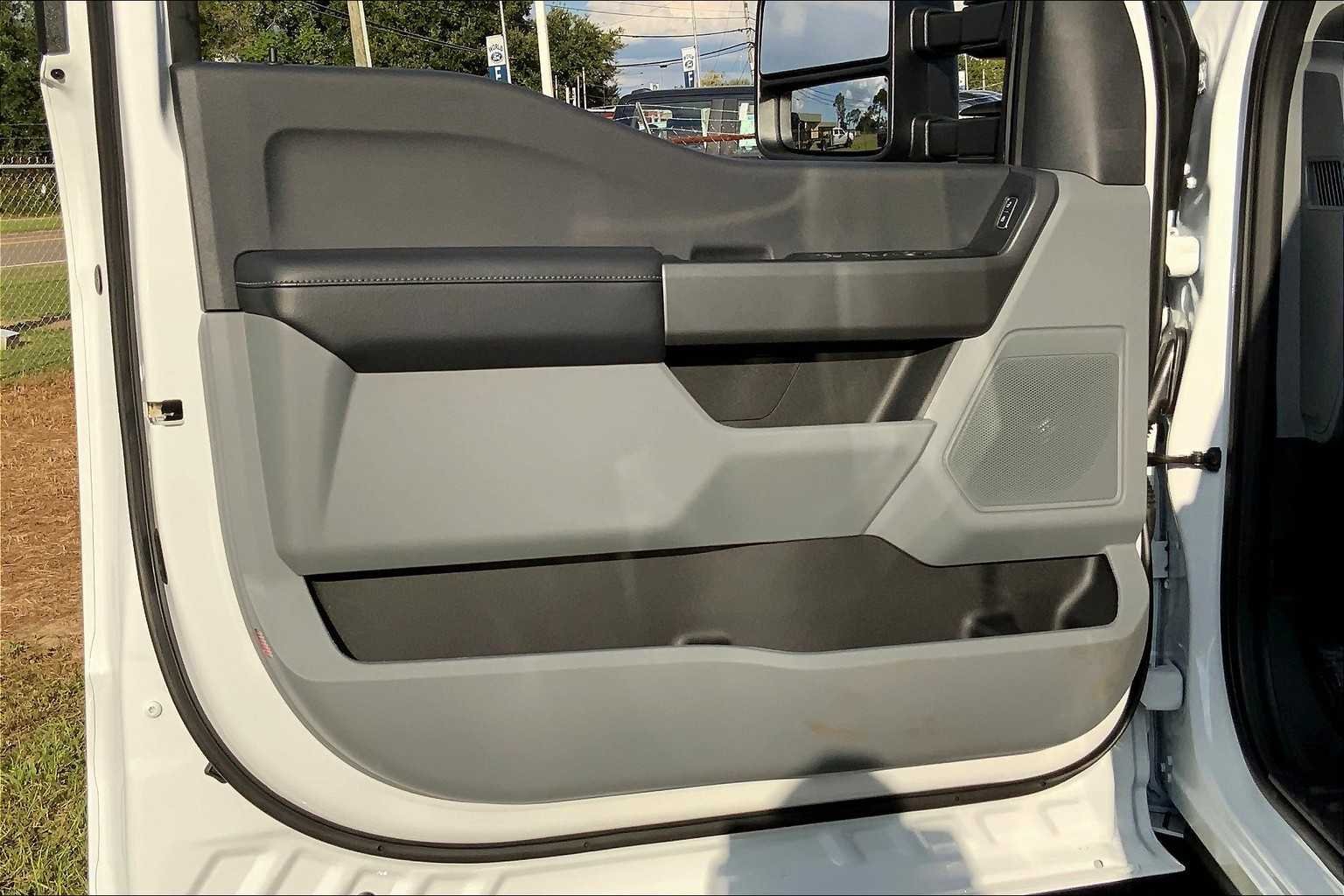 New 2026 Oxford White Ford F-250® XL image 10