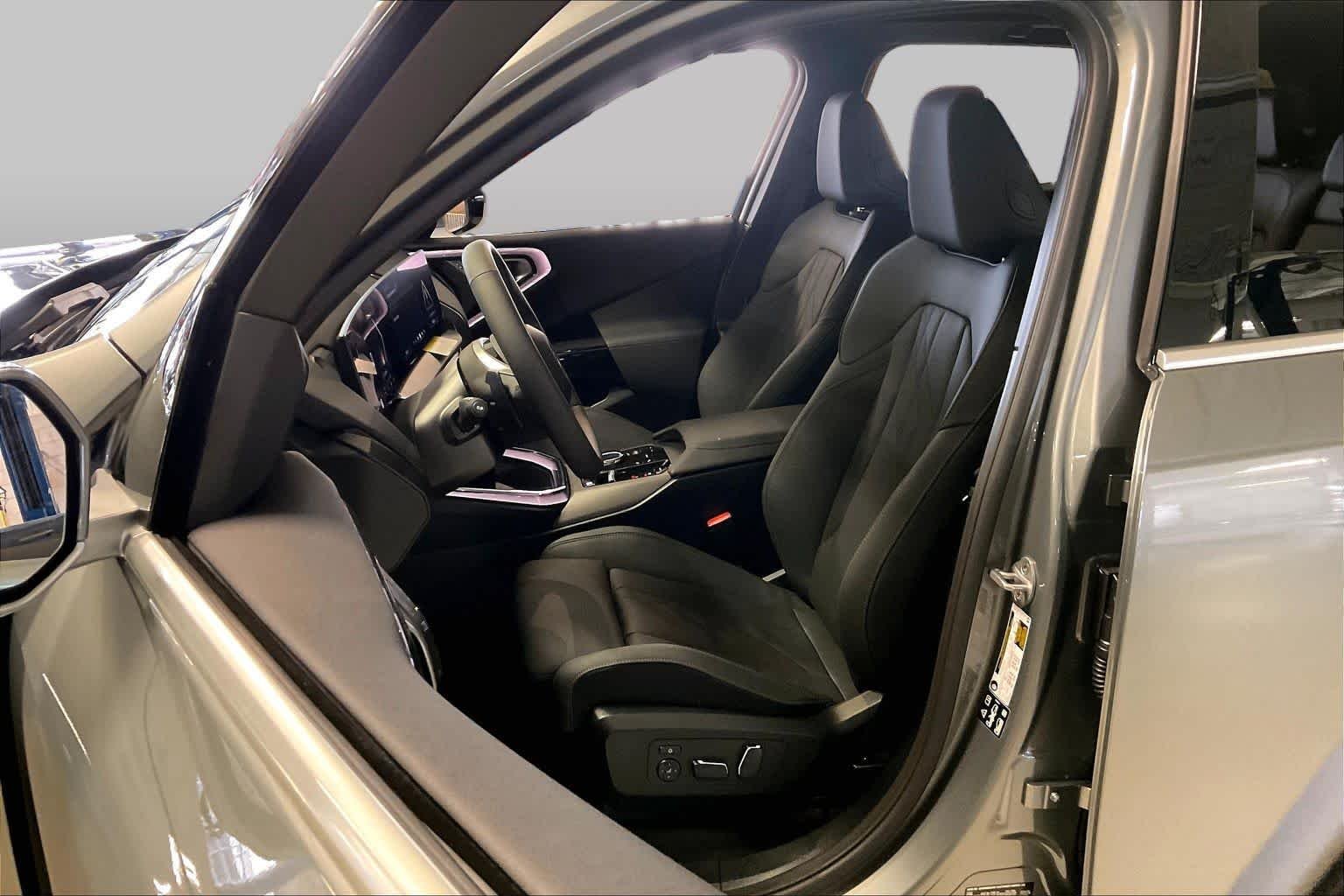 Used 2026 Skyscraper Grey Metallic BMW 30 xDrive image 6