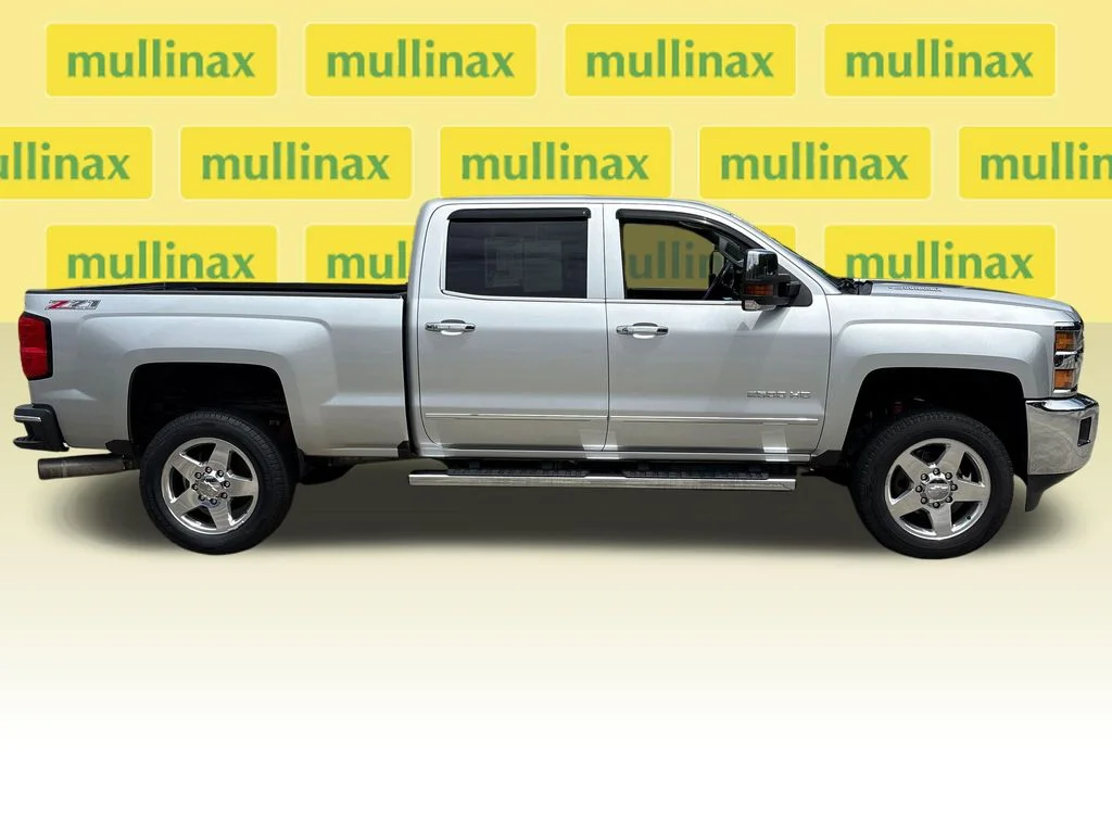 Used 2015 Silver Chevrolet LTZ image 4