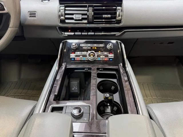 Used 2020 White Lincoln Reserve image 15