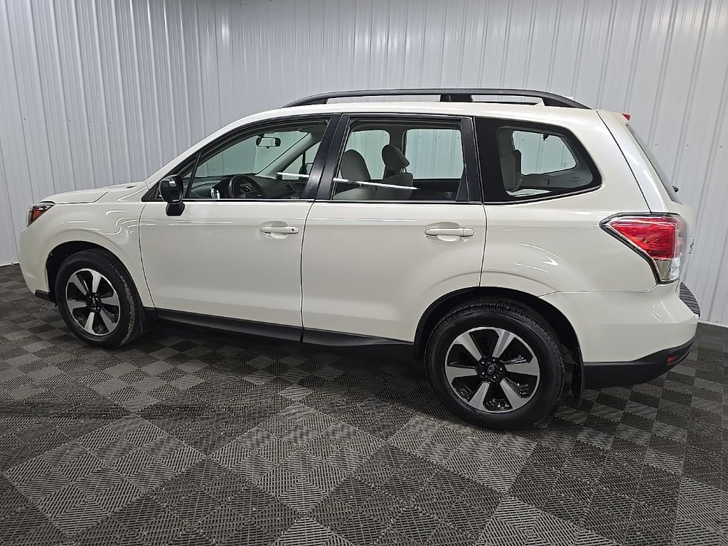 Used 2018 White Subaru 2.5i image 4