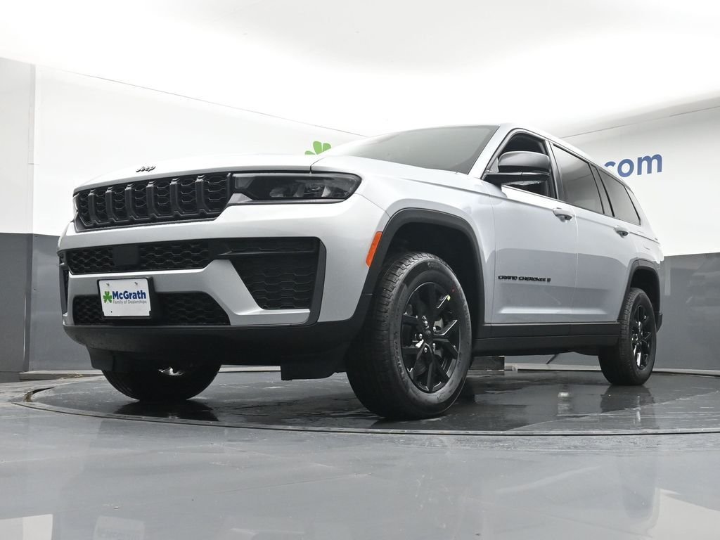 New 2026 Silver Zynith Jeep Altitude image 7