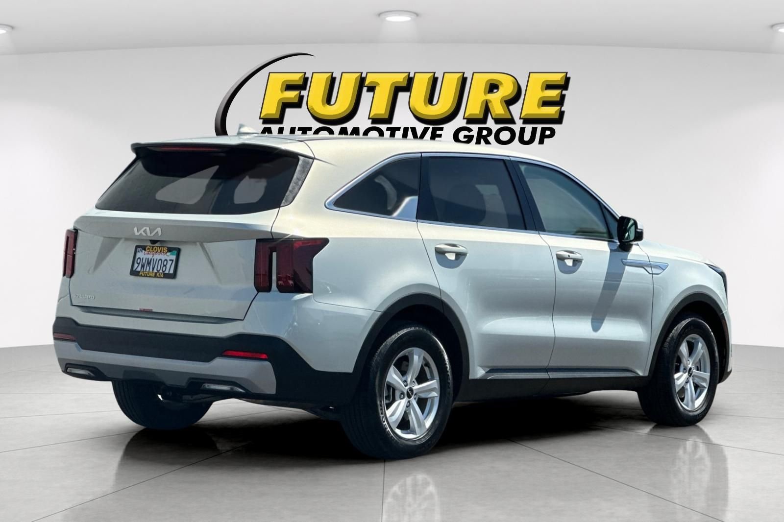 Used 2026 White Kia LX image 4