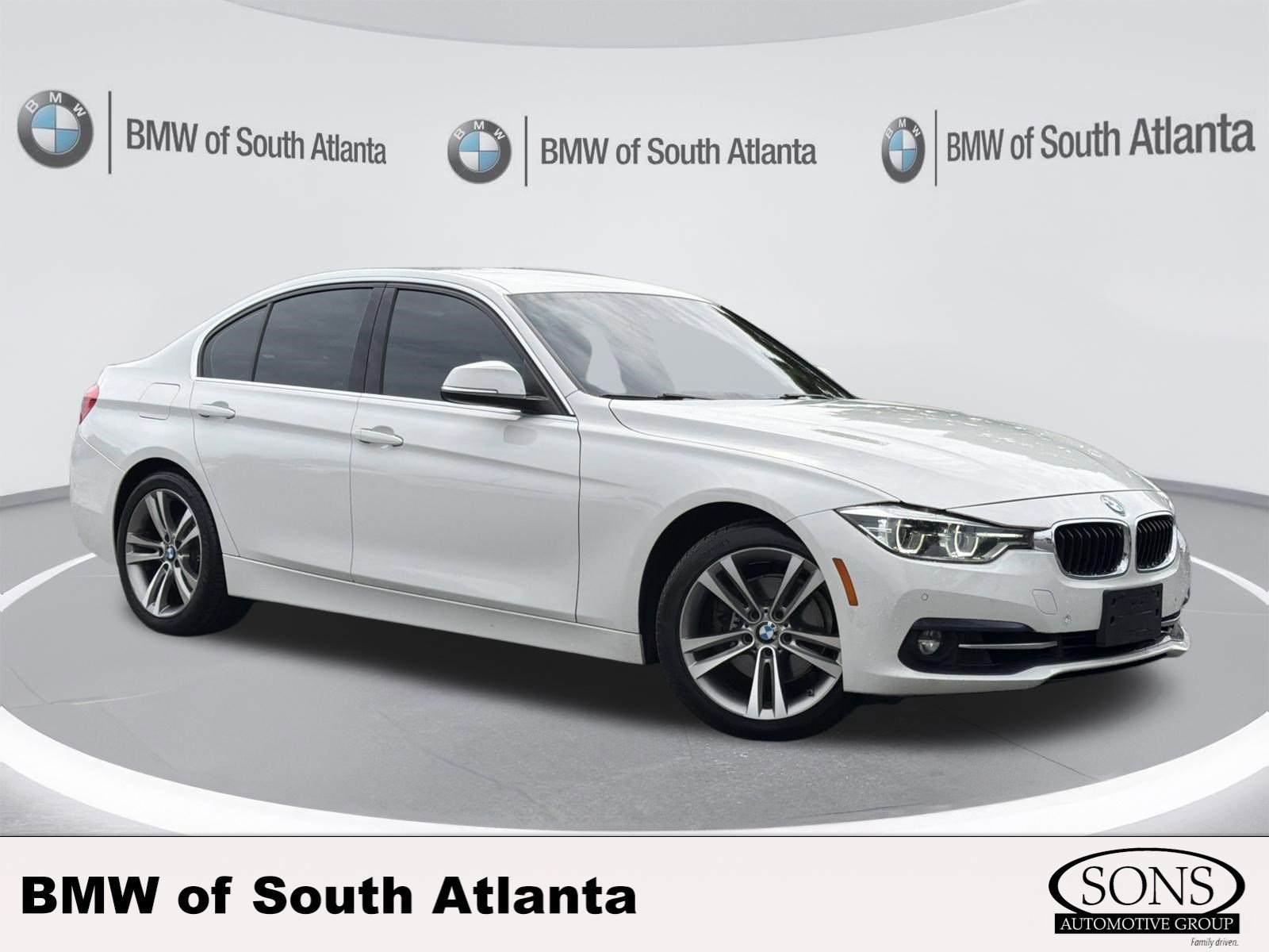 2018 BMW 3 Series 330i Sedan's photo