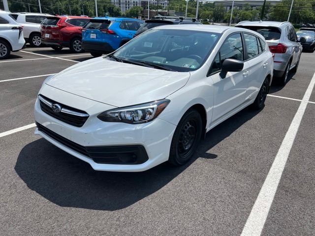 Used 2022 White Subaru Base image 3