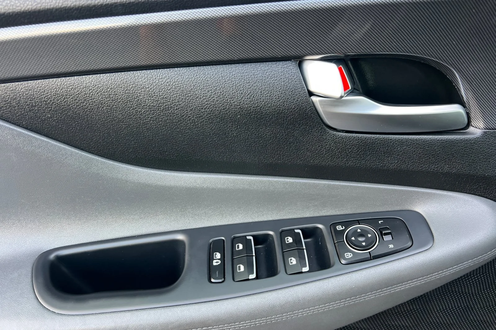 Used 2022 Portofino Gray Hyundai SEL image 10