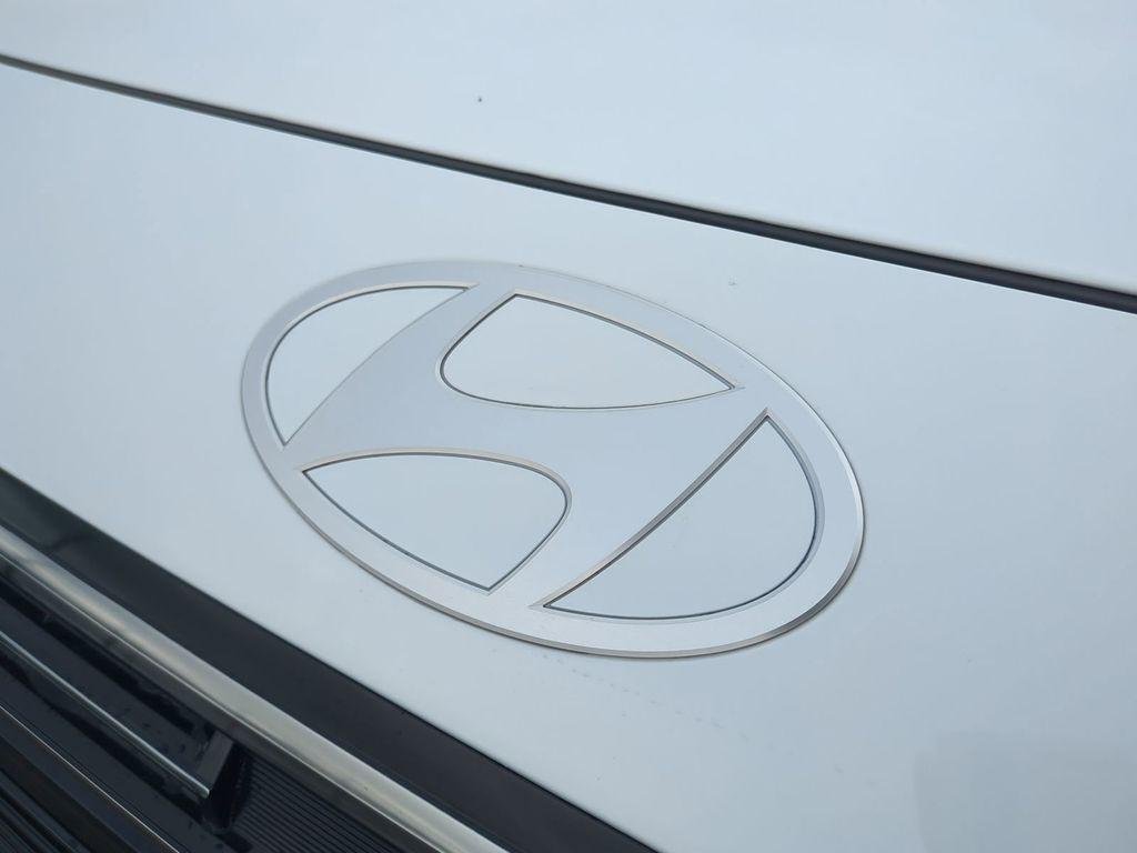 New 2026 White Hyundai SEL Premium FWD image 13