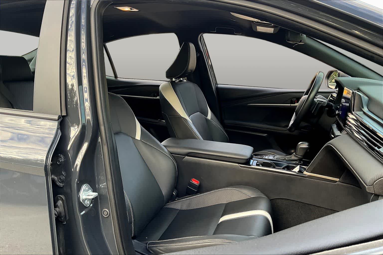 Used 2025 Underground Toyota SE image 9