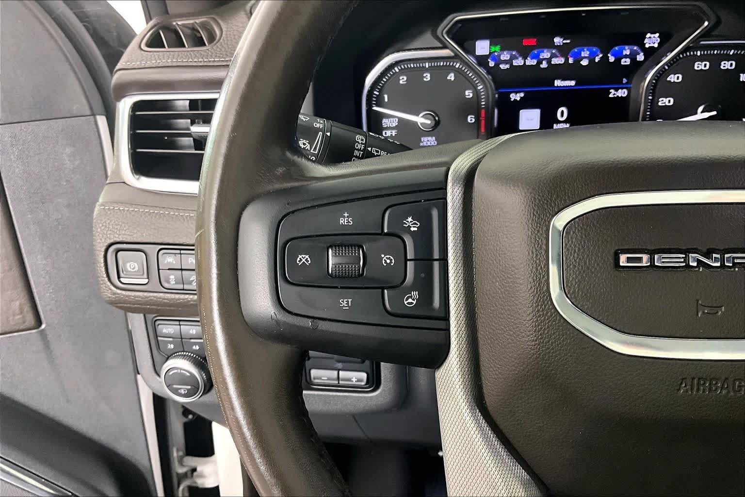 Used 2021 WHITE FROST TRICOAT GMC Denali image 23