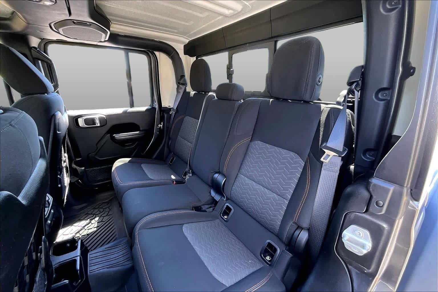 Used 2021 Granite Crystal Metallic Clearcoat Jeep Mojave image 19