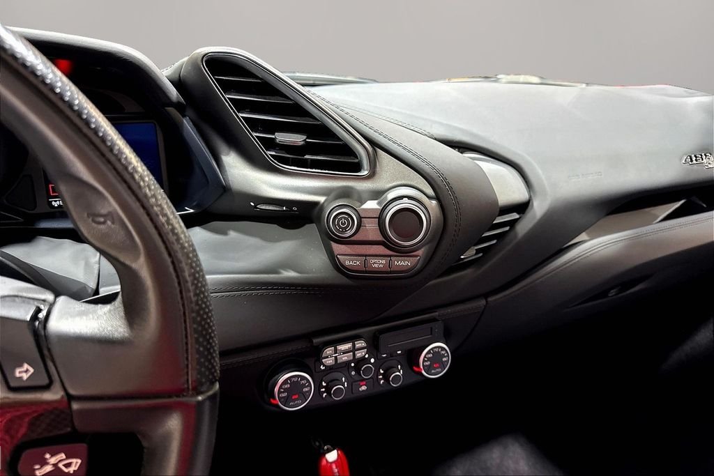 Used 2018  Ferrari  image 10