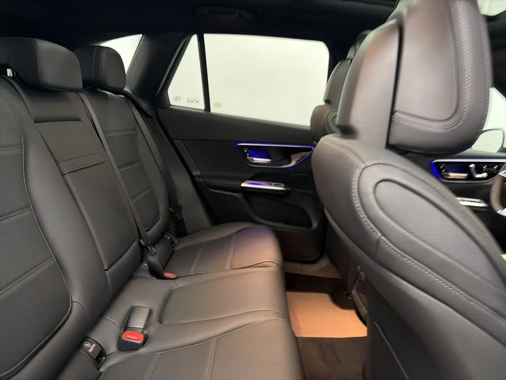 Used 2026 White Mercedes-Benz GLC 300 image 26