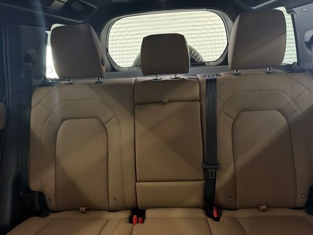 New 2026 Santorini Black Land Rover X-Dynamic SE image 12
