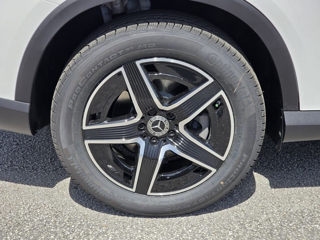 New 2026 Polar White Mercedes-Benz GLC 300 image 7