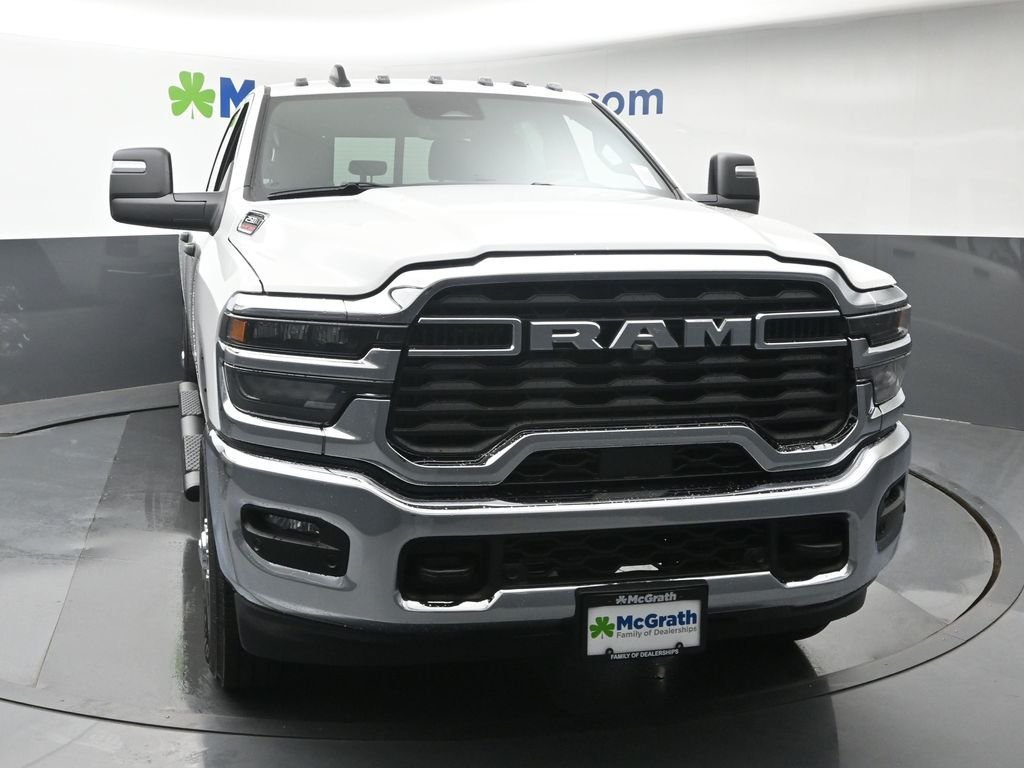 New 2026 Bright White Clear-Coat Exterior Paint RAM Tradesman image 5