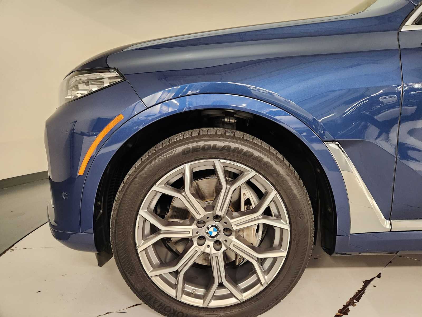 Used 2022 Phytonic Blue Metallic BMW xDrive40i image 11