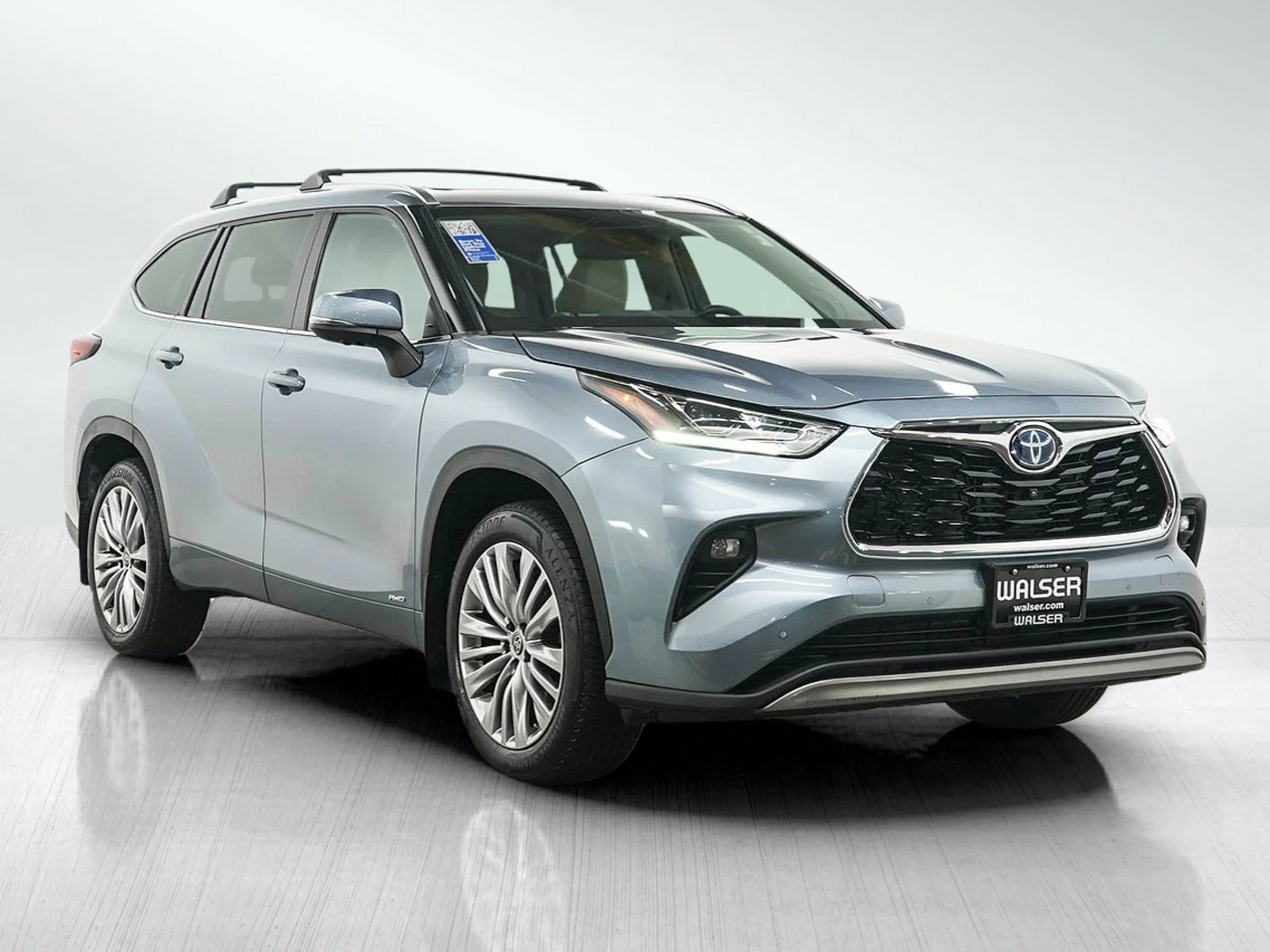 Used 2023  Toyota Hybrid Platinum image 7