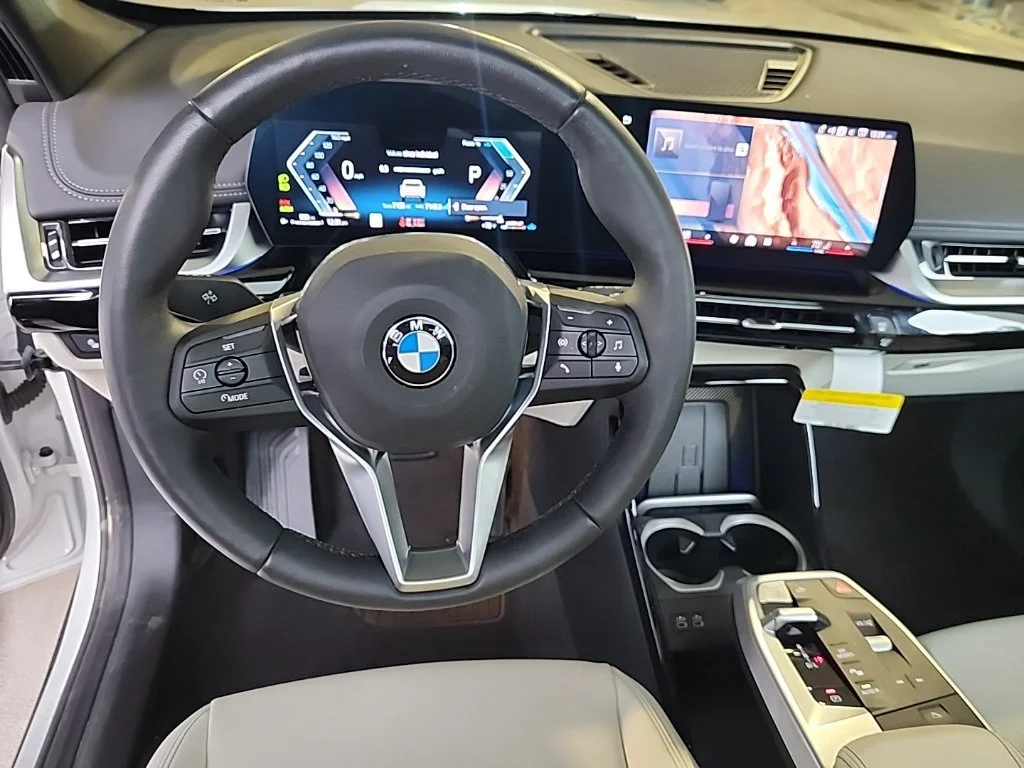 Used 2026 Alpine White BMW xDrive28i image 4