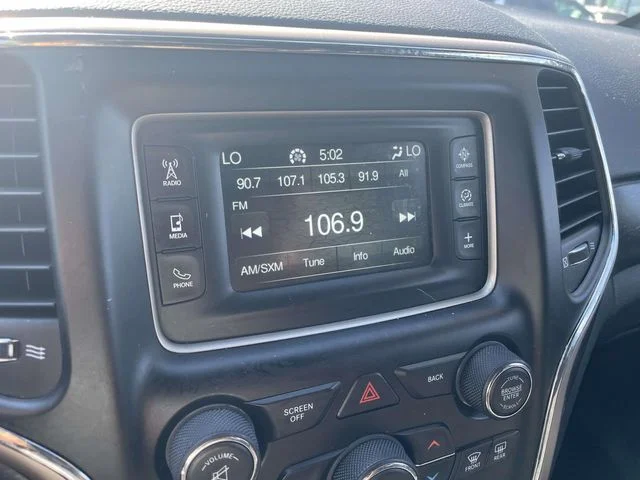 Used 2016 Black Jeep Laredo image 27