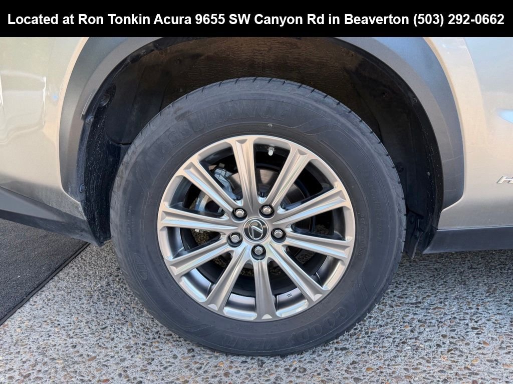 Used 2019 Atomic Silver Lexus 300h image 9