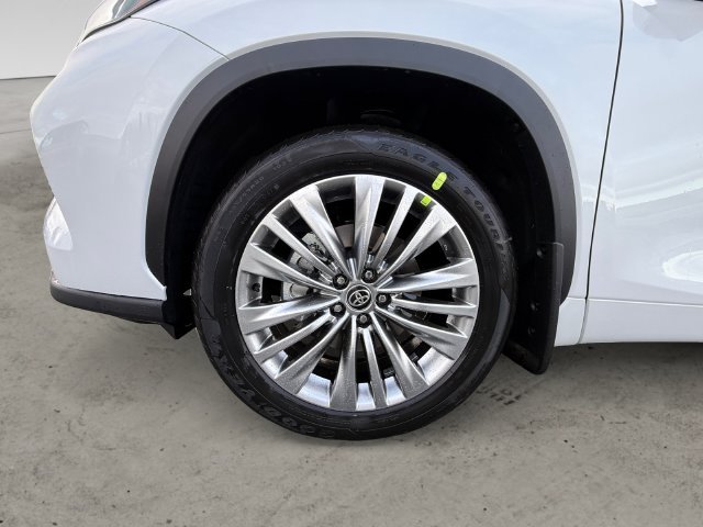 New 2026 Wind Chill Pearl <sup>1</sup> Toyota Platinum image 9