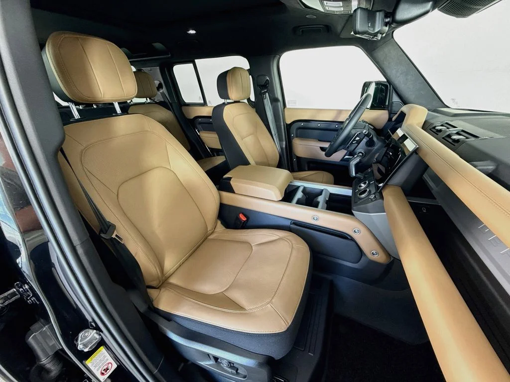 Certified Used 2026 Black Land Rover V8 image 30