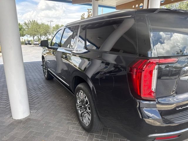 Used 2024 Midnight Blue Metallic GMC Denali Ultimate image 4