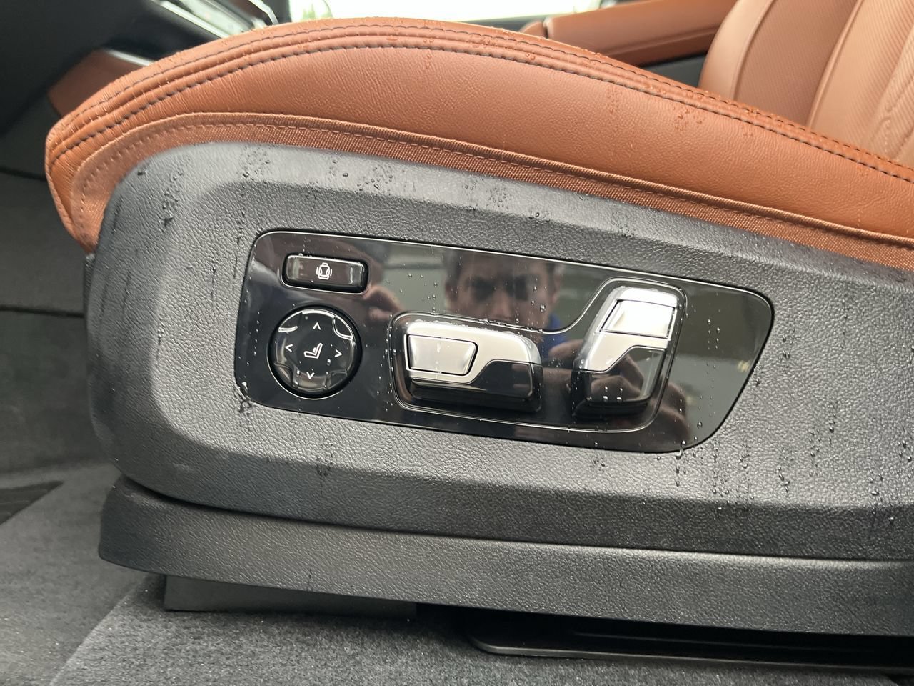 New 2026 Black Sapphire Metallic BMW xDrive40i image 15