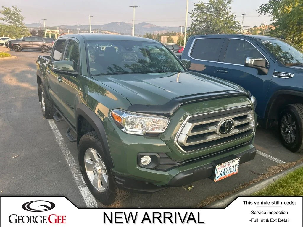 Used 2021 Green Toyota SR5 image 1