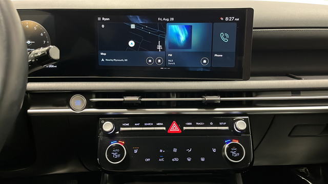 Used 2025 Ecotronic Gray Hyundai SEL Convenience image 13