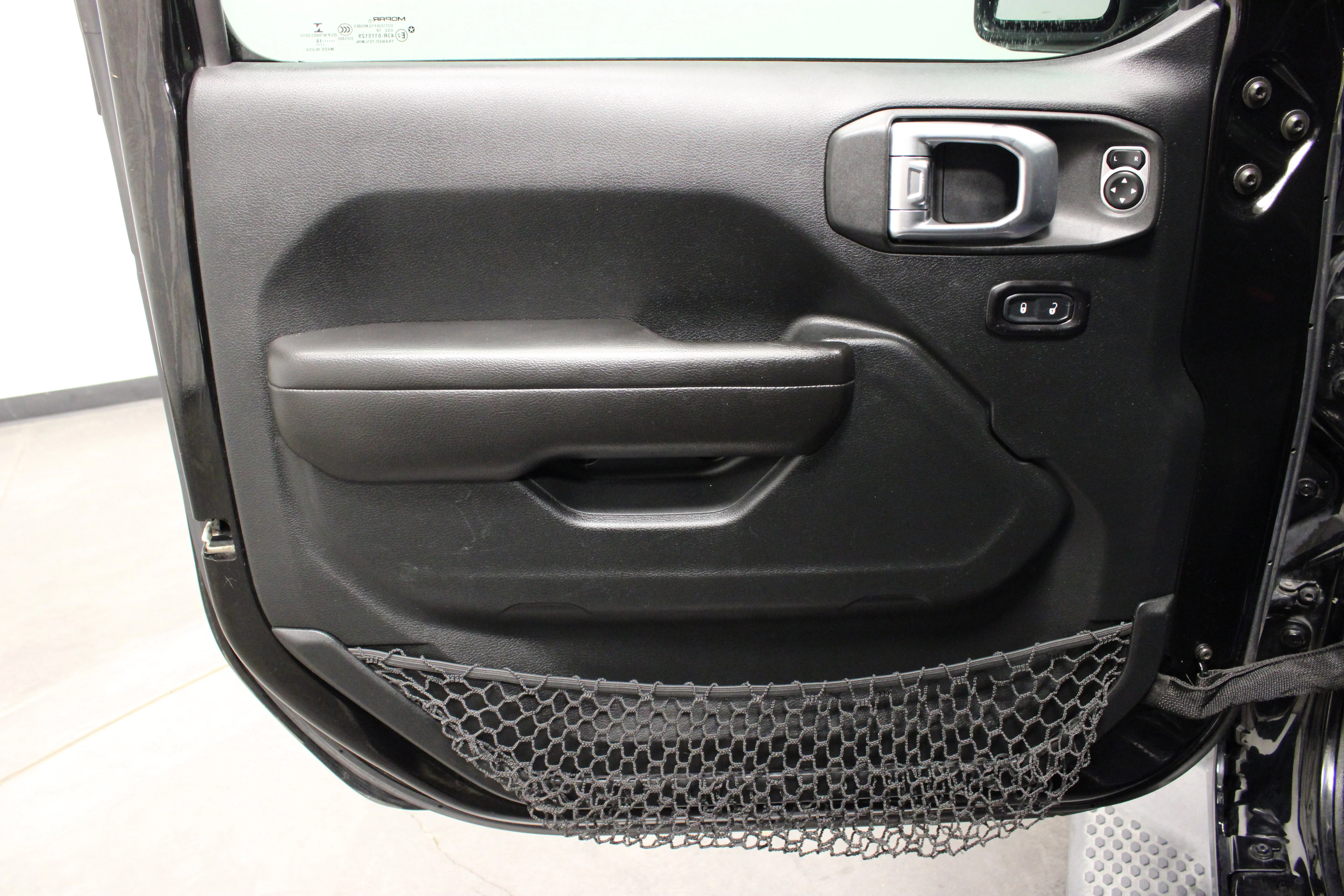 Used 2018 Black Clearcoat Jeep Sport image 15