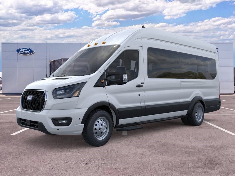 New 2026 Oxford White Ford XLT image 1