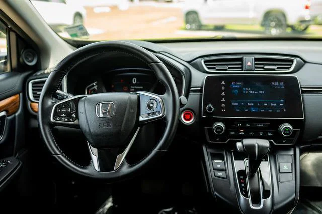 Used 2018 Black Honda Touring image 6