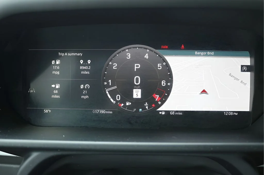 Used 2025 White Land Rover S image 29
