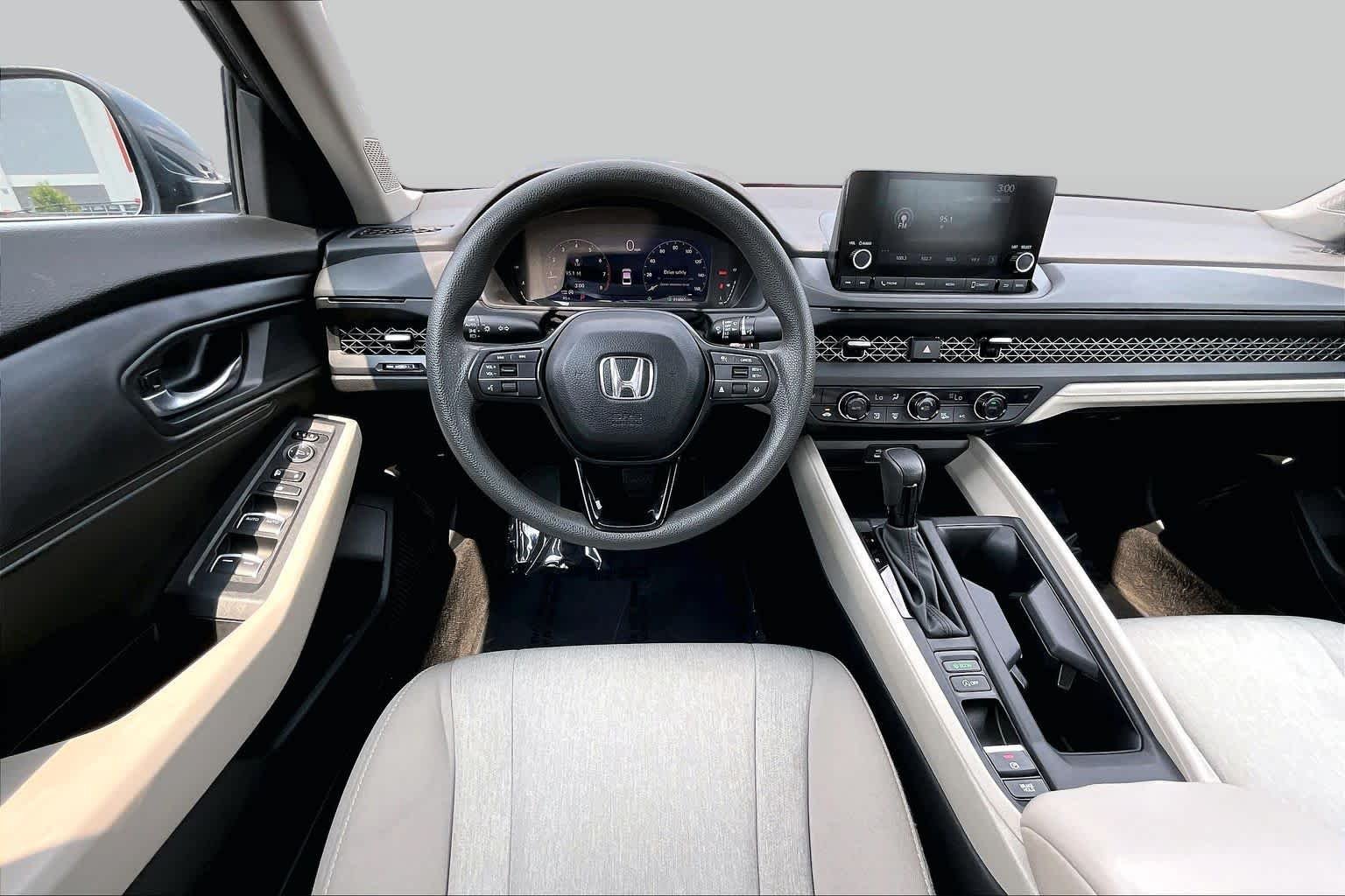 Used 2024 Meteorite Gray Metallic Honda EX image 6