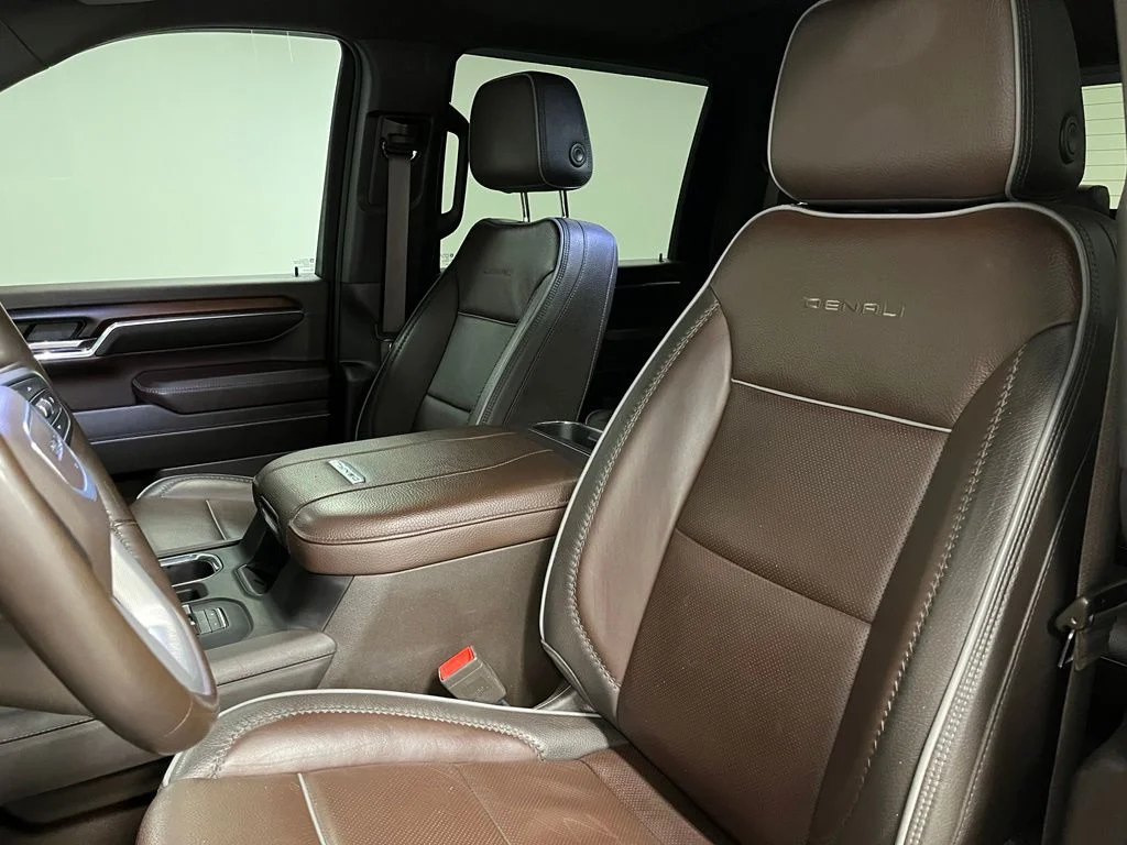 Used 2024 Black GMC Denali image 19