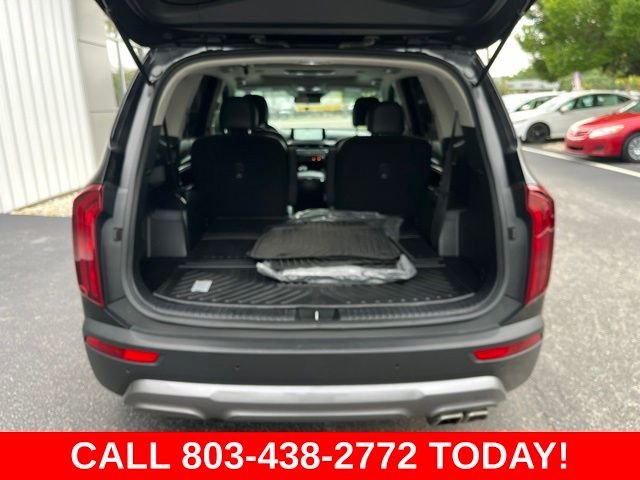 Used 2022 Black Kia S image 33