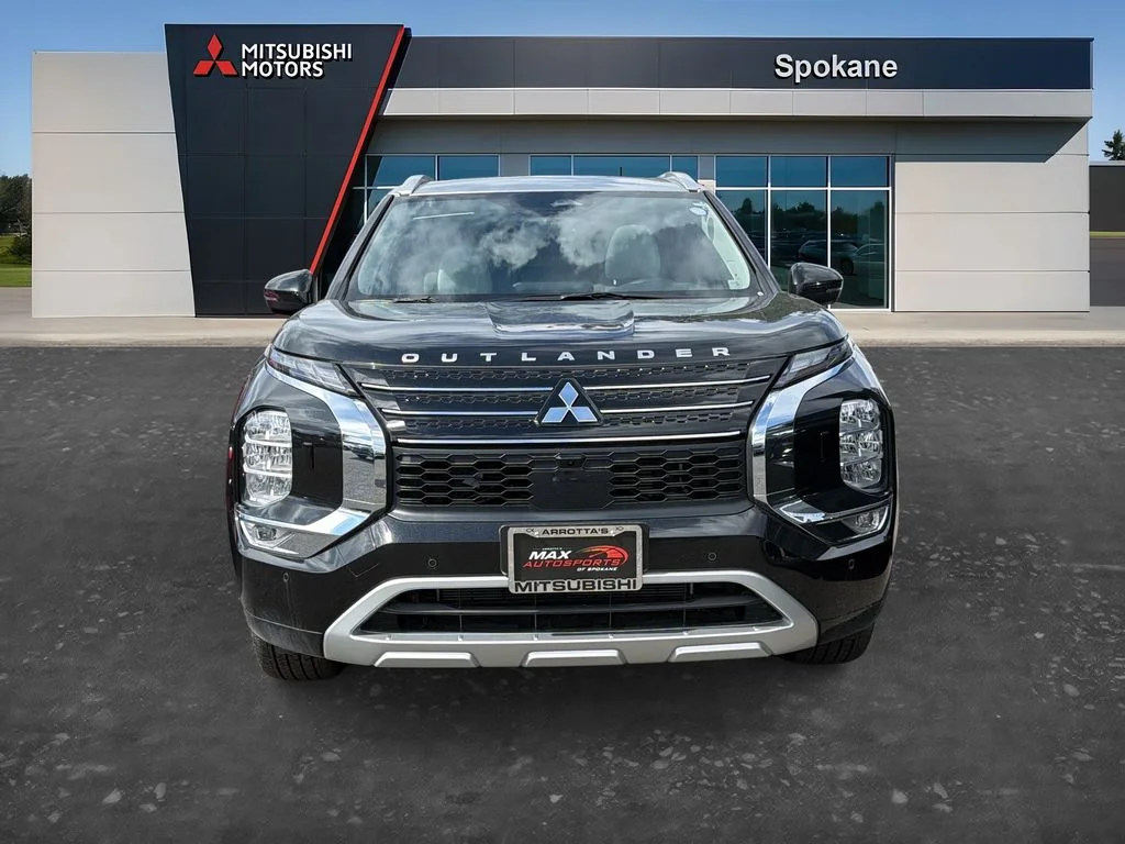 New 2025 Black Diamond Mitsubishi SEL image 2