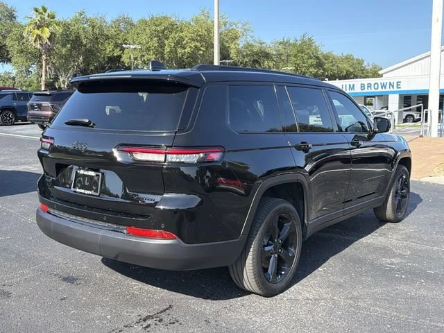Used 2024 Black Jeep Limited 4x4 image 2