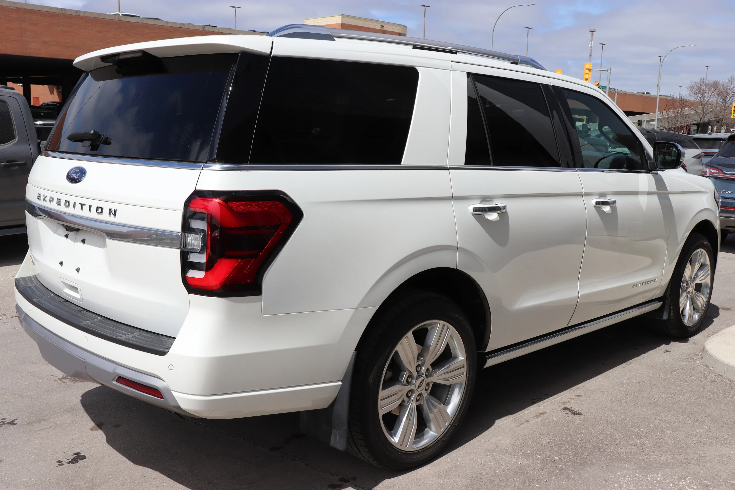 Certified Used 2023 White Ford Platinum 4x4 image 4