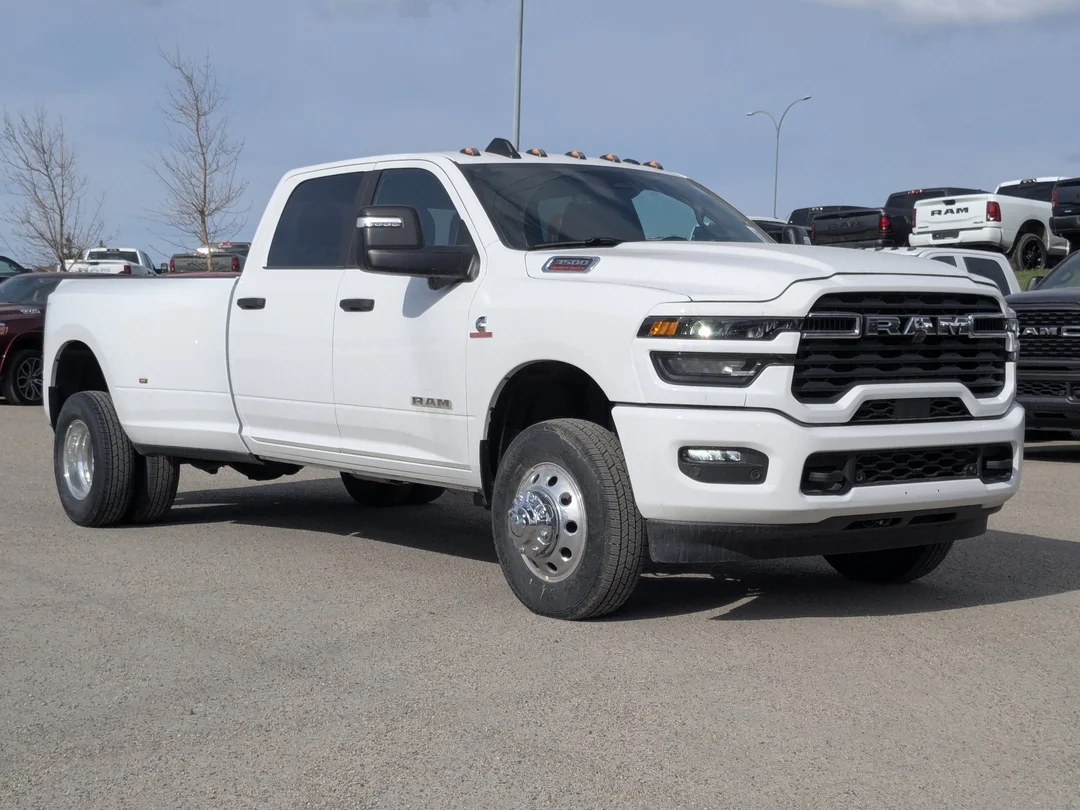 New 2026 White RAM Big Horn - - 4x4 - Level 2 Plus Grp - Max Tow Pkg - Sport Appearance Pkg & More! image 2